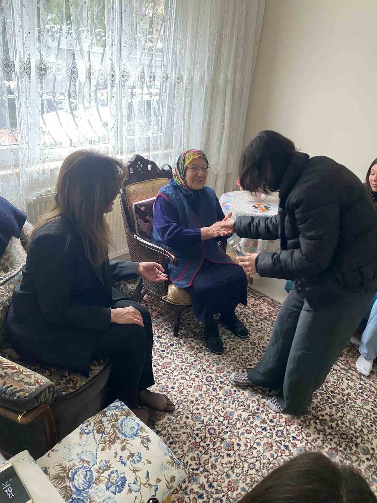 Miniklerden büyüklere bayramda en anlamlı hediye
