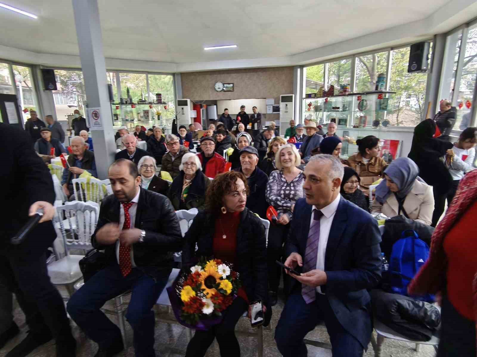 Miniklerden yürek ısıtan 23 Nisan kutlaması
