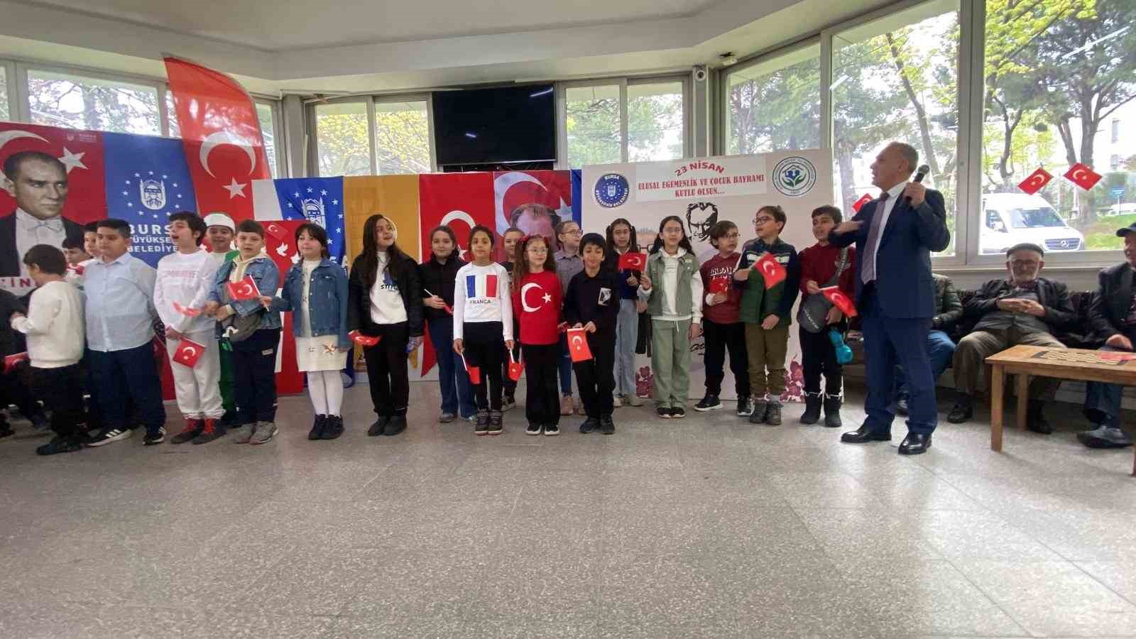 Miniklerden yürek ısıtan 23 Nisan kutlaması
