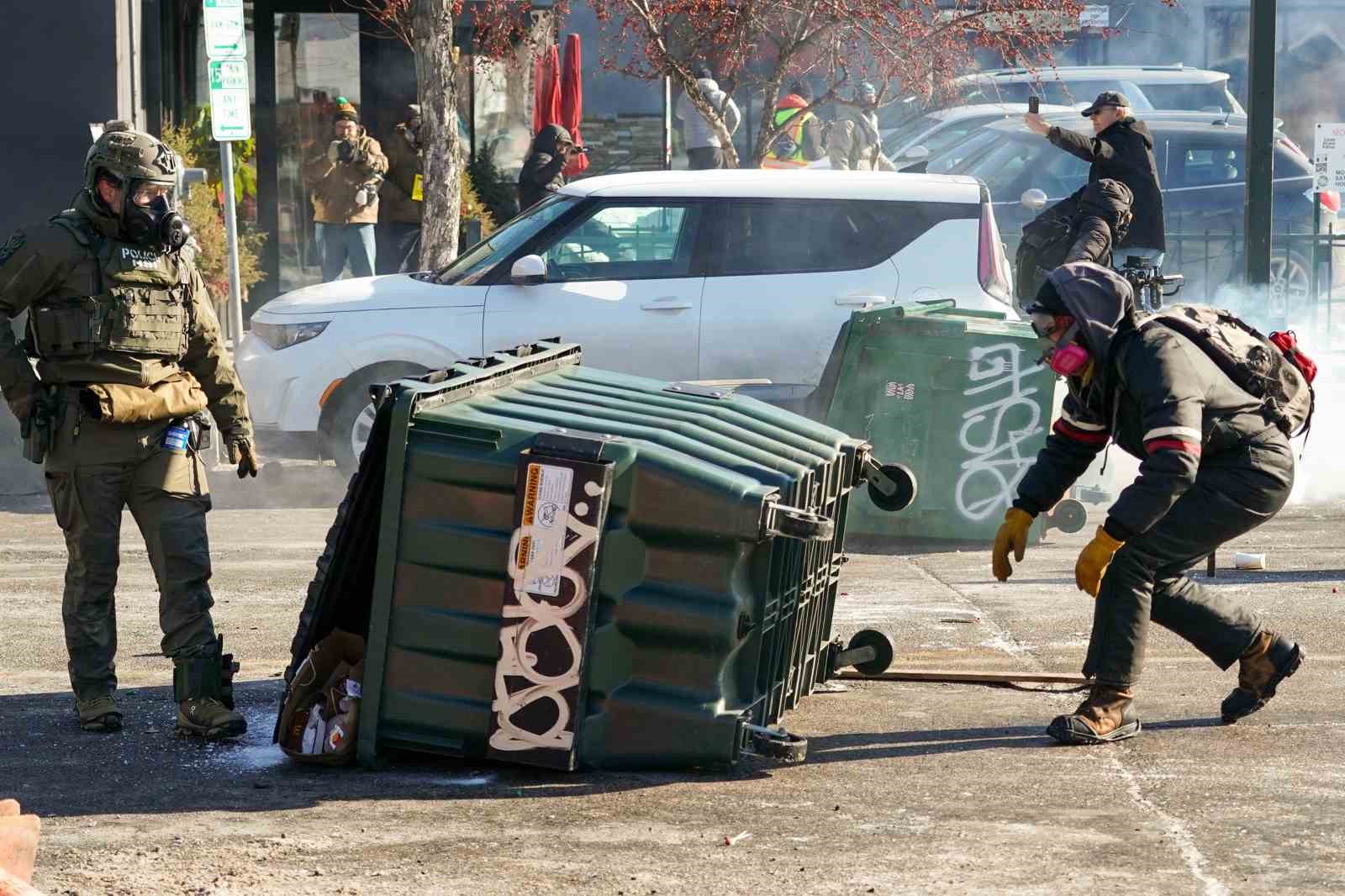Minneapolis’te ICE tarafından vurularak öldürülen kişinin kimliği açıklandı
Minneapolis’te ICE tarafından vurularak öldürülen kişinin kimliği açıklandı