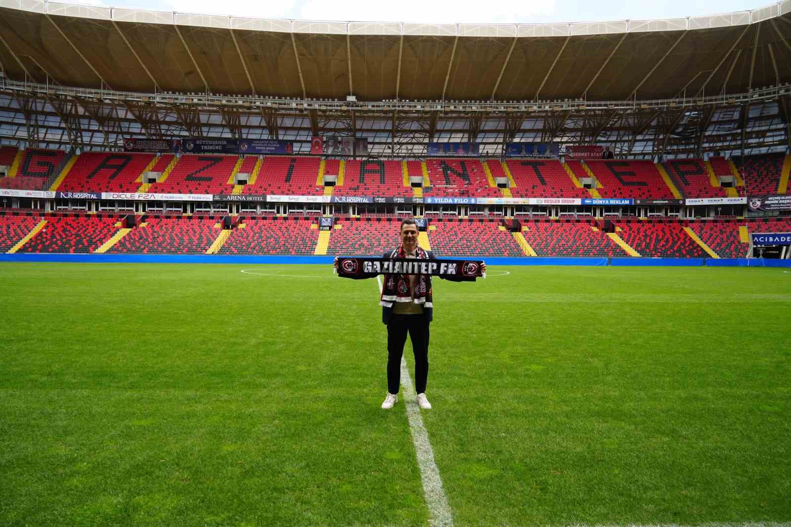 Mirel Radoi, Gaziantep FK’daki görevine iddialı başladı: "Türkiye’ye meydan okumaya geldim"
