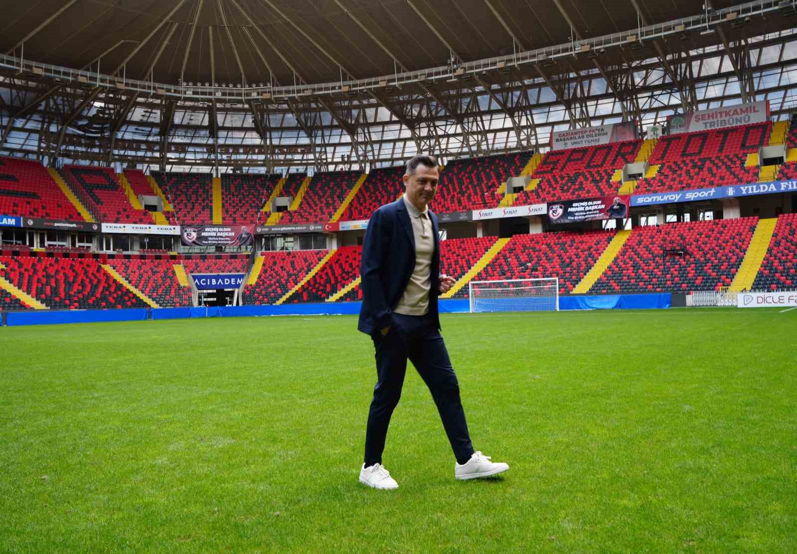 Mirel Radoi, Gaziantep FK’daki görevine iddialı başladı: "Türkiye’ye meydan okumaya geldim"
