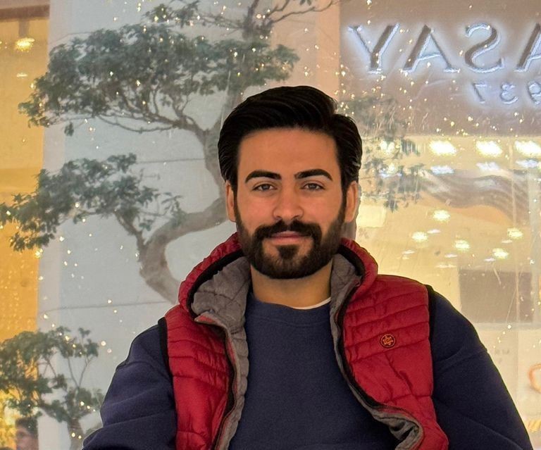 Misafirliğe geldiği evde camdan çıkarak kaybolan gencin ailesi 10 gündür evlatlarından gelecek haberi umutla bekliyor
