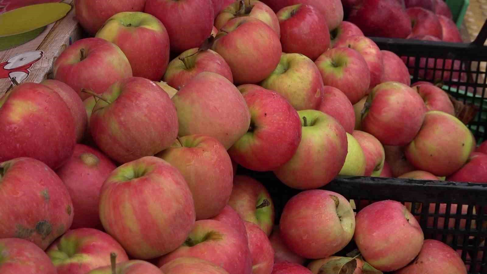 Misket elma yok satıyor: Taklitlerinden yıldız testiyle ayırt ediliyor
