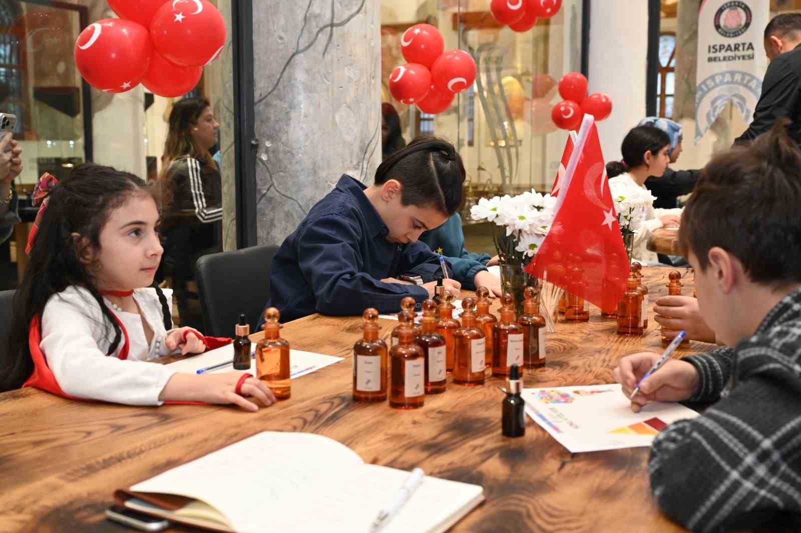 Misparta ilk koku atölyesini çocuklarla gerçekleştirdi
