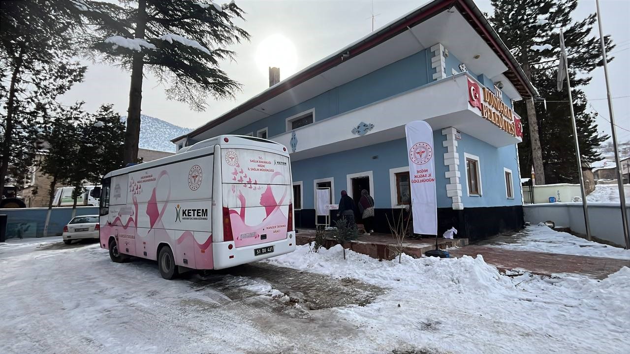 Mobil sağlık timleri, köy köy gezerek sağlık dağıtıyor
Mobil sağlık timleri, köy köy gezerek sağlık dağıtıyor