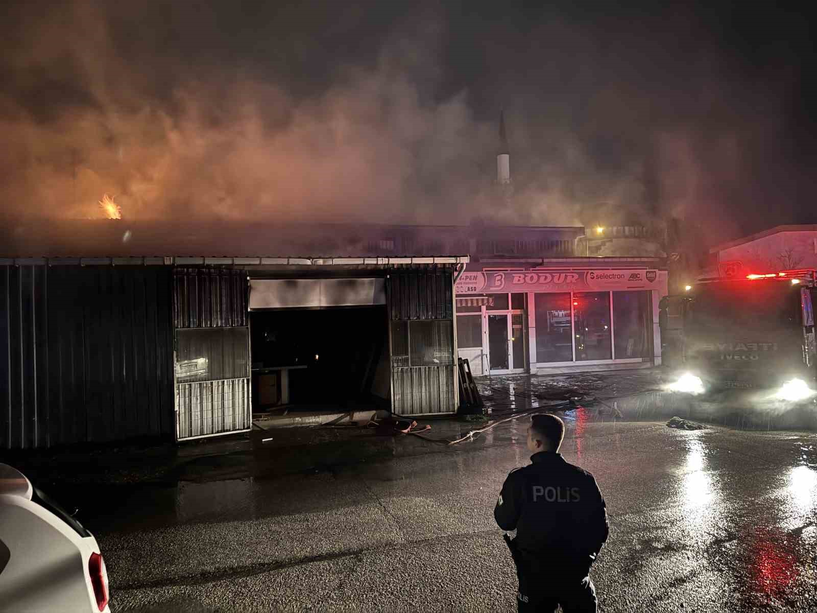 Mobilya atölyesinde yangın
