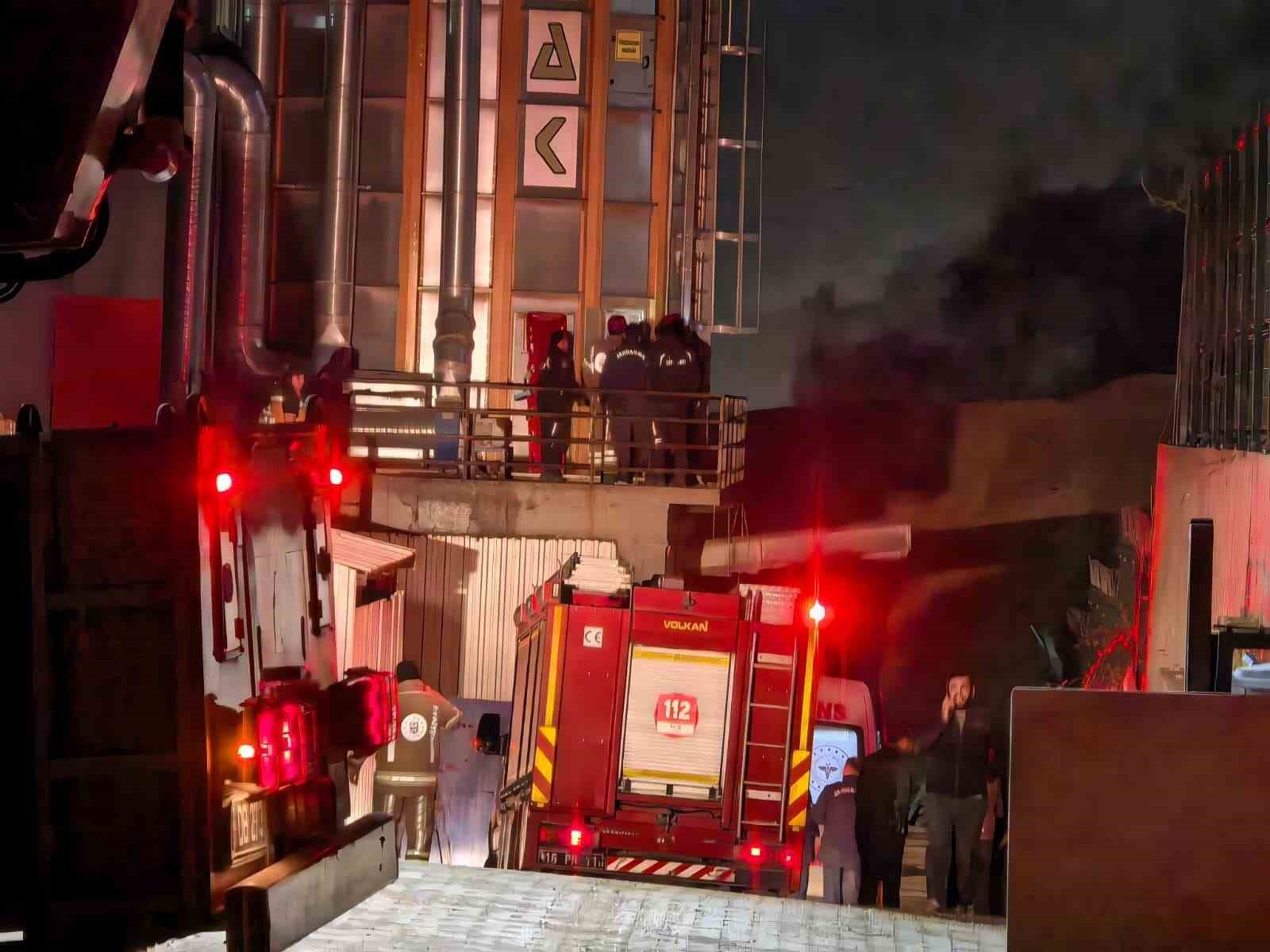 Mobilya fabrikasında feci kaza: Talaş silosuna düşen işçi hayatını kaybetti
