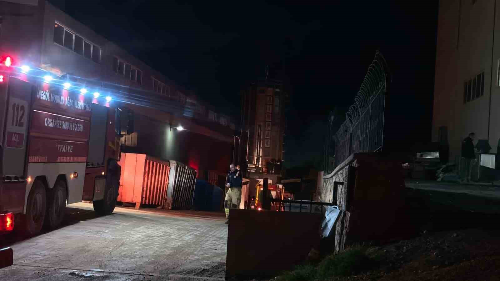 Mobilya fabrikasında feci kaza: Talaş silosuna düşen işçi hayatını kaybetti
