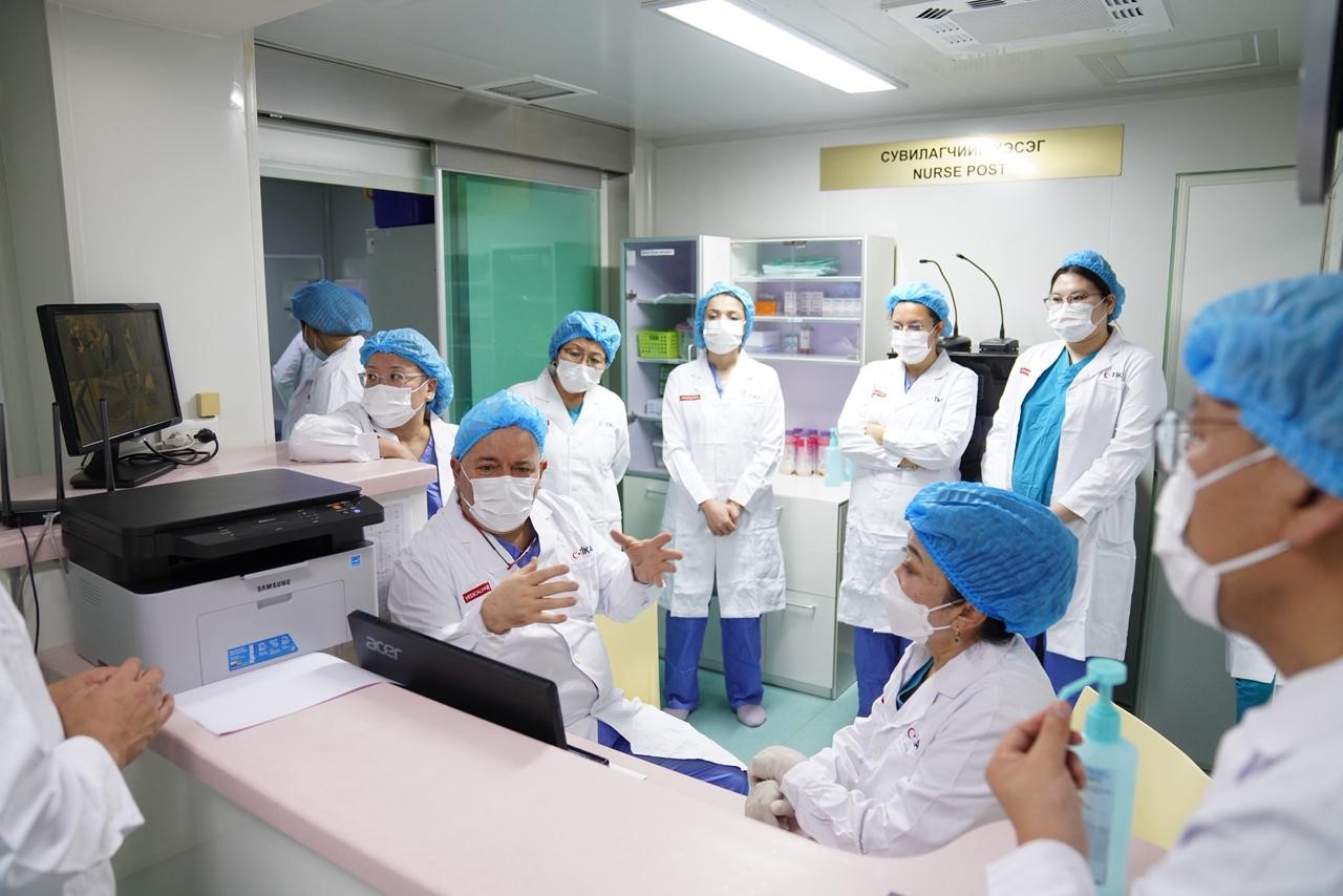 Moğolistan’daki ilk çocuk kemik iliği nakli Türk ve Moğol hekim ekipleri ile birlikte gerçekleştirildi
