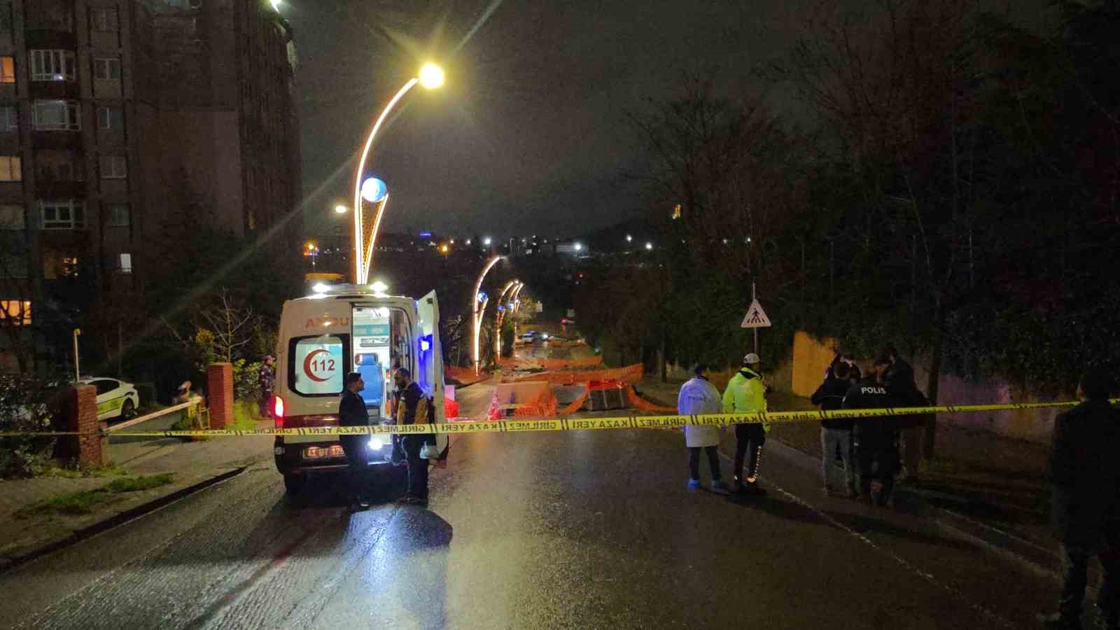 Motosiklet beton bariyerlere çarptı: 1 ölü
