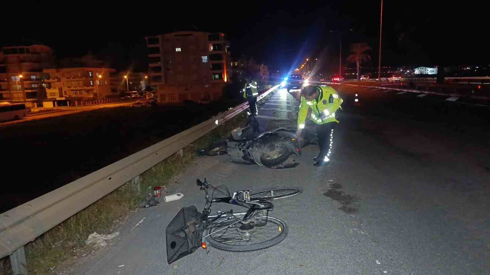 Motosiklet ile bisiklet çarpıştı: 2 ağır yaralı
