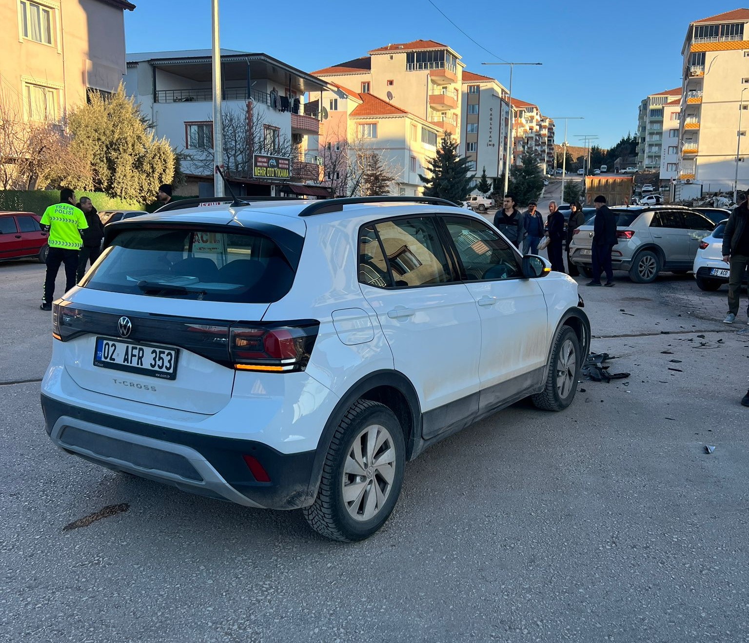 Motosiklet ile otomobil çarpıştı: 1 yaralı
