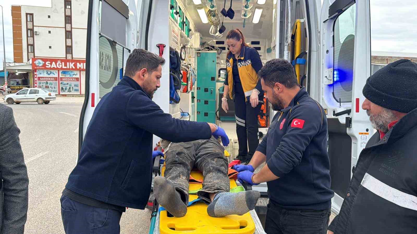 Motosiklet ile otomobil çarpıştı: 1 yaralı
