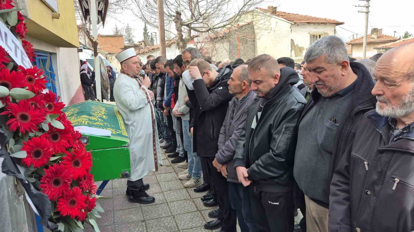 Motosiklet kazasında hayatını kaybeden 20 yaşındaki genç son yolculuğuna uğurlandı
