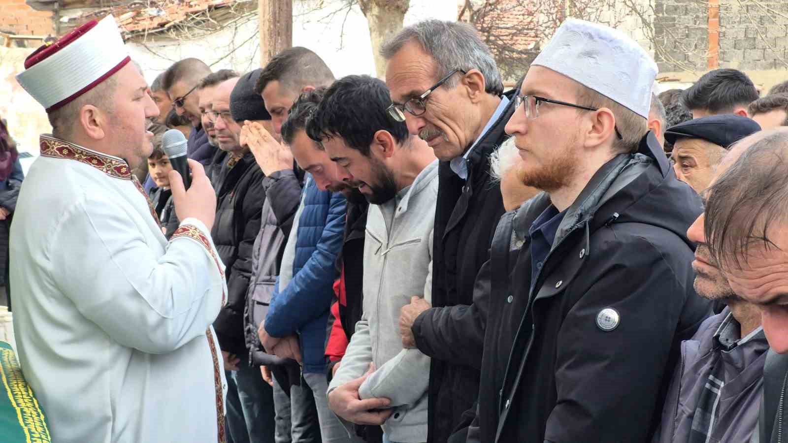 Motosiklet kazasında hayatını kaybeden 20 yaşındaki genç son yolculuğuna uğurlandı
