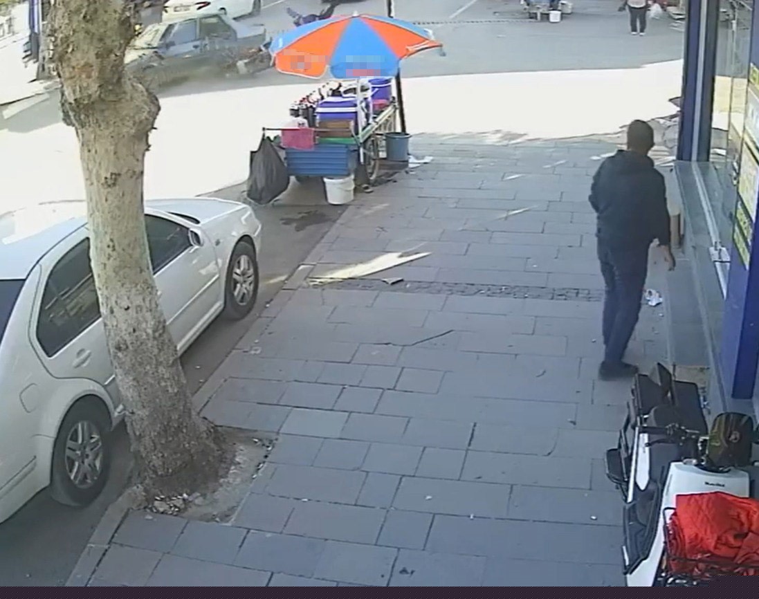 Motosiklet otomobille çarpıştı: 1 yaralı
