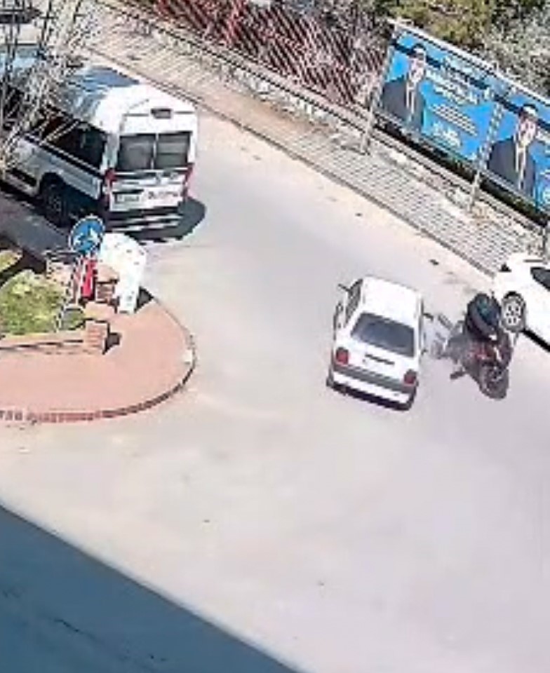 Motosiklet sürücüsü ölümden döndü
