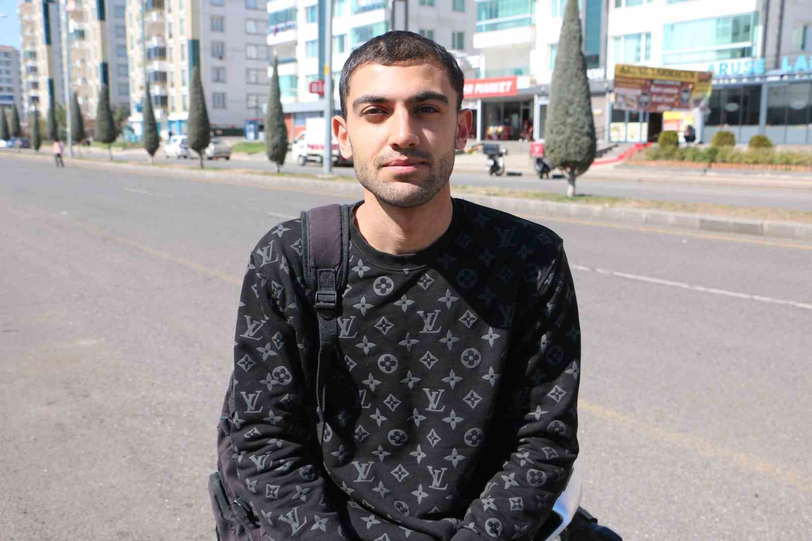 Motosiklet sürücüsüne ’emniyet kemeri takmamak’ cezası
