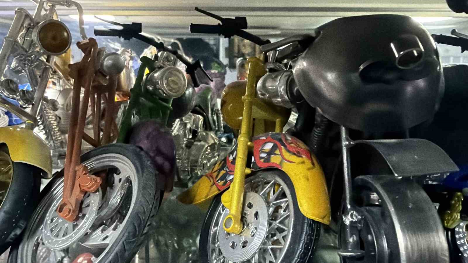 Motosiklet tutkusunu koleksiyona çevirdi
