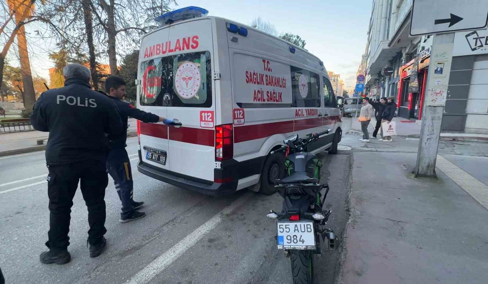 Motosiklet yayaya çarptı: 2 yaralı
