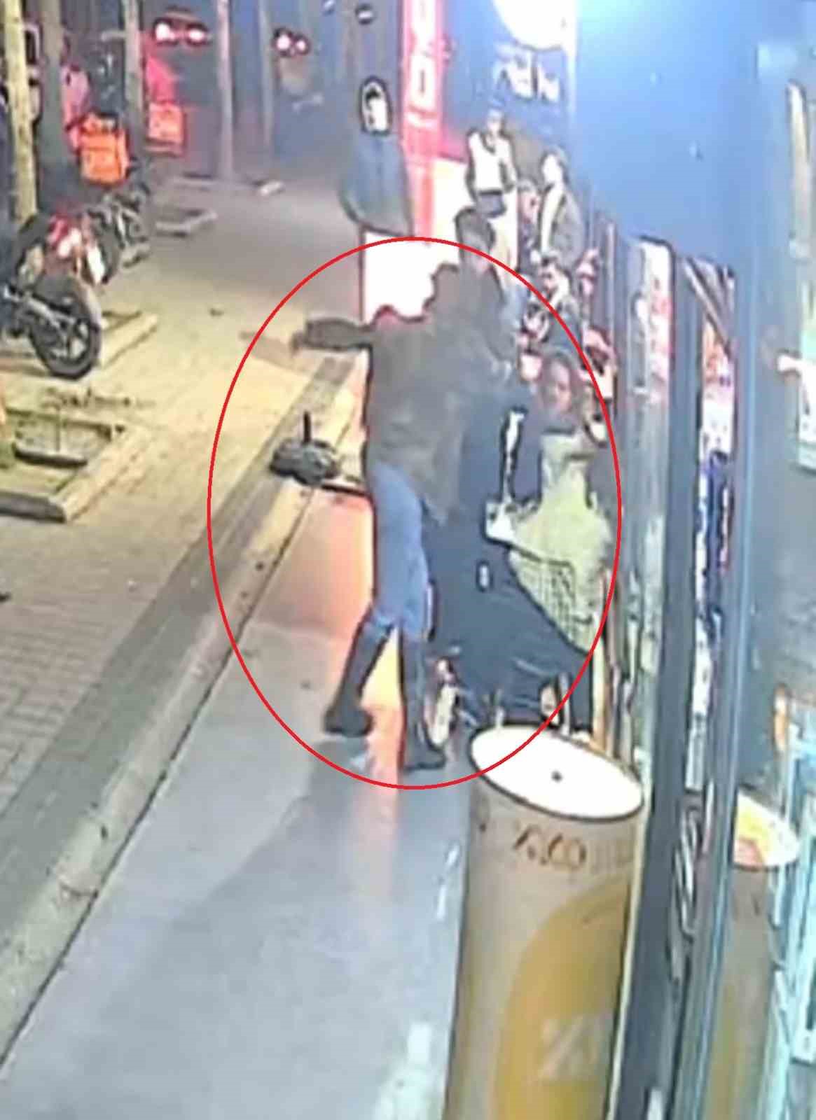 Motosikletiyle kaldırıma daldı, tekel bayisinden içki alıp kadınlara böyle sataştı
