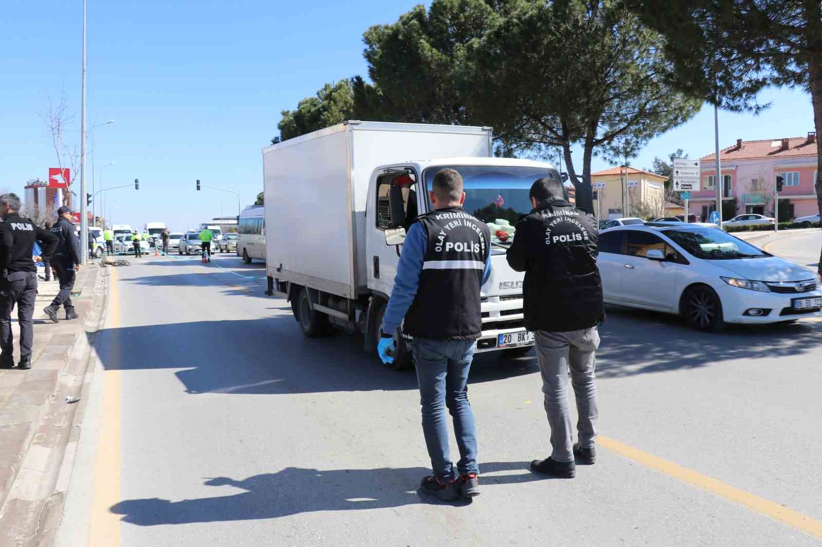 Motosikletiyle yaya geçidinden geçmek isten adam hayatını kaybetti
