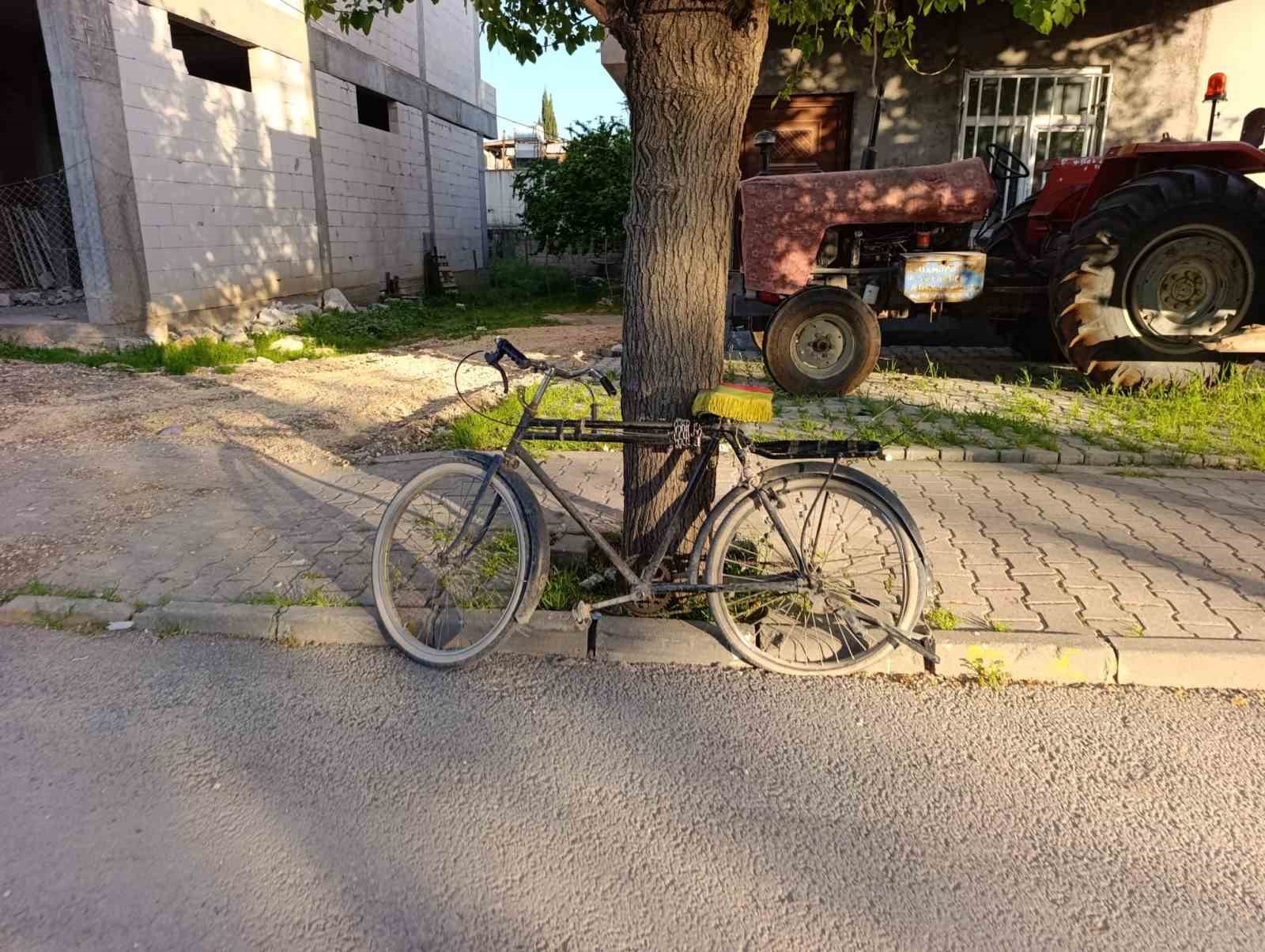 Motosikletle bisikletin çarpıştığı kazada 2 kişi yaralandı
