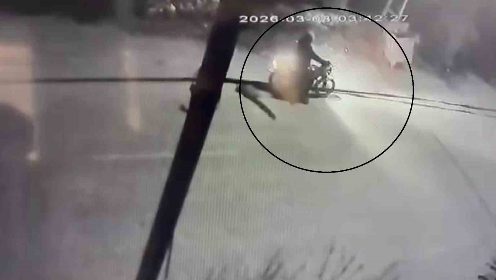 Motosikletle gelip, borçlusunun evine kurşun yağdırdı
