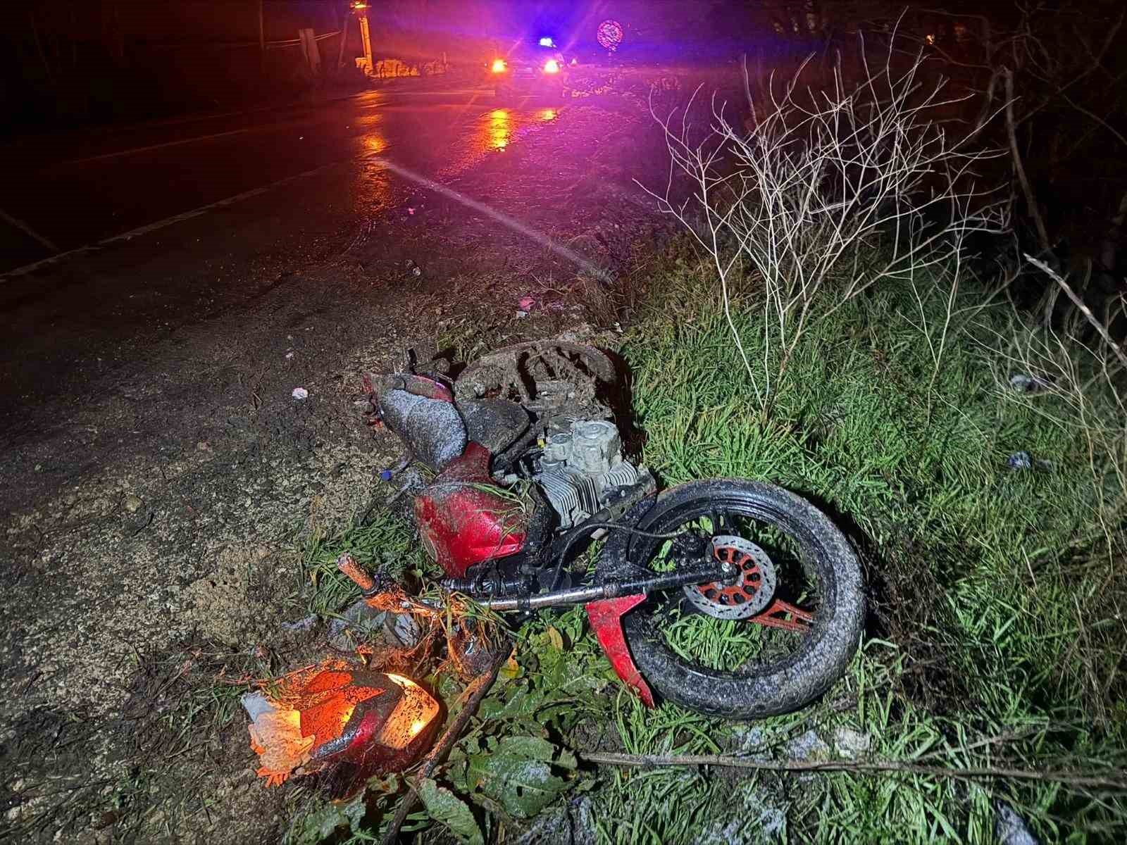 Motosikletten düşen genç ağır yaralandı
