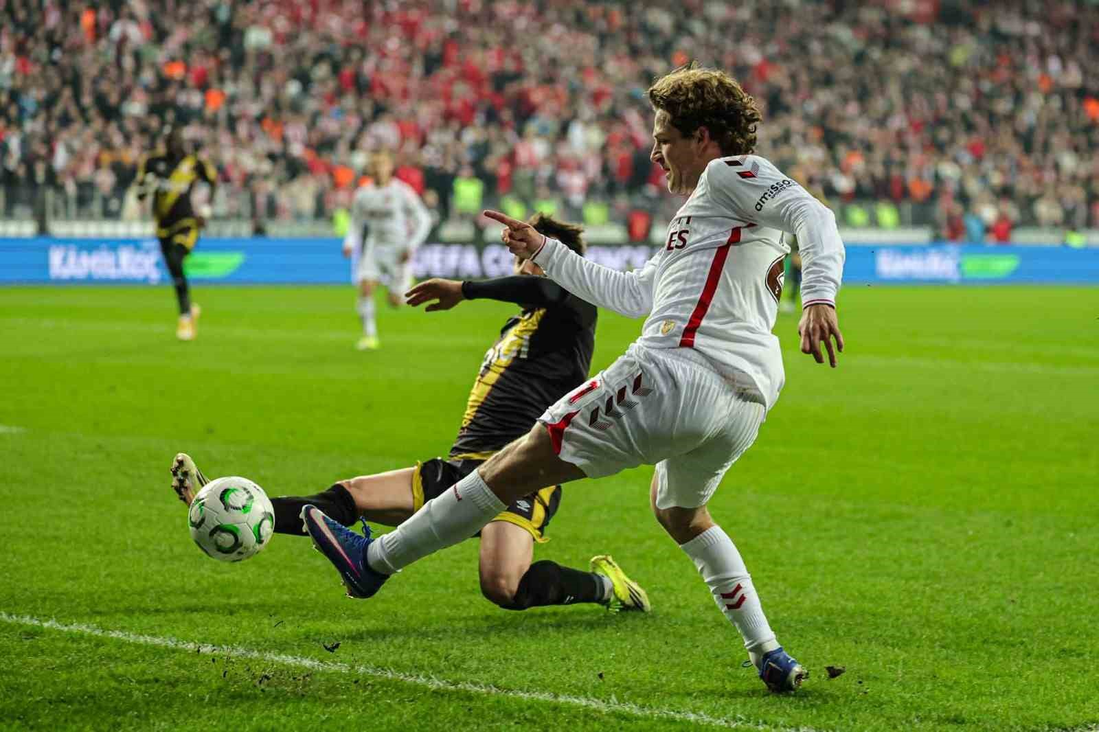 Mouandilmadji, Avrupa’da gol krallığına koşuyor
