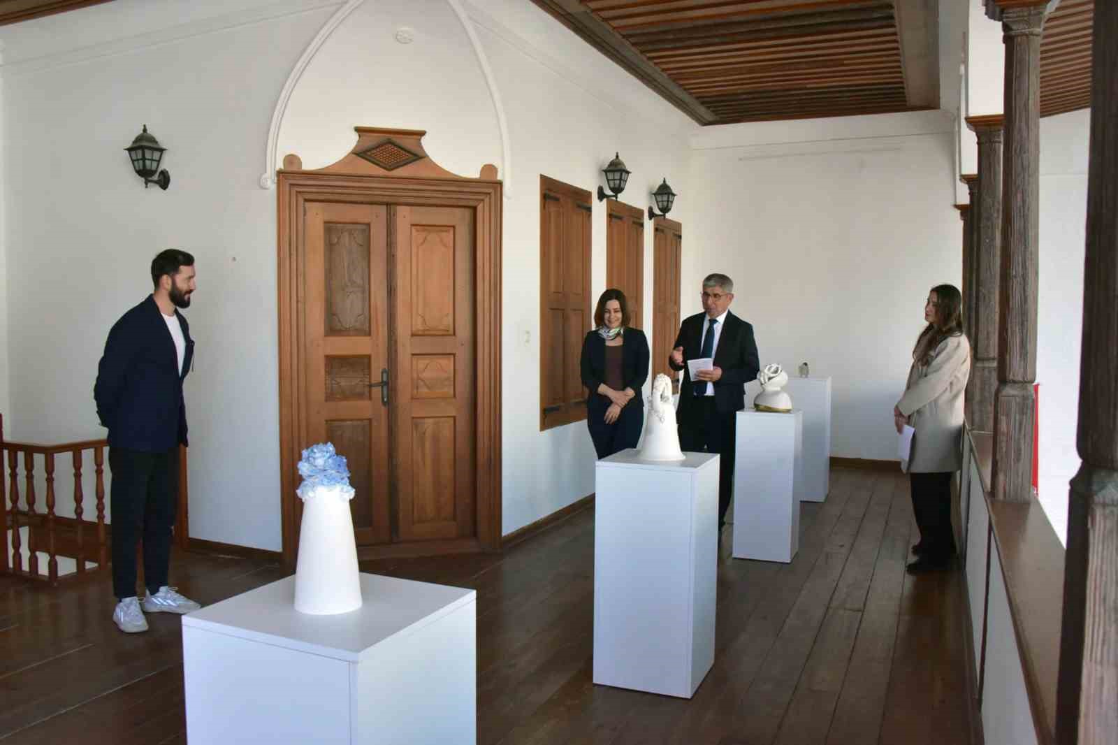 MSKÜ BİO’da ‘Akrom’ sergisi sanatseverlerle buluştu
