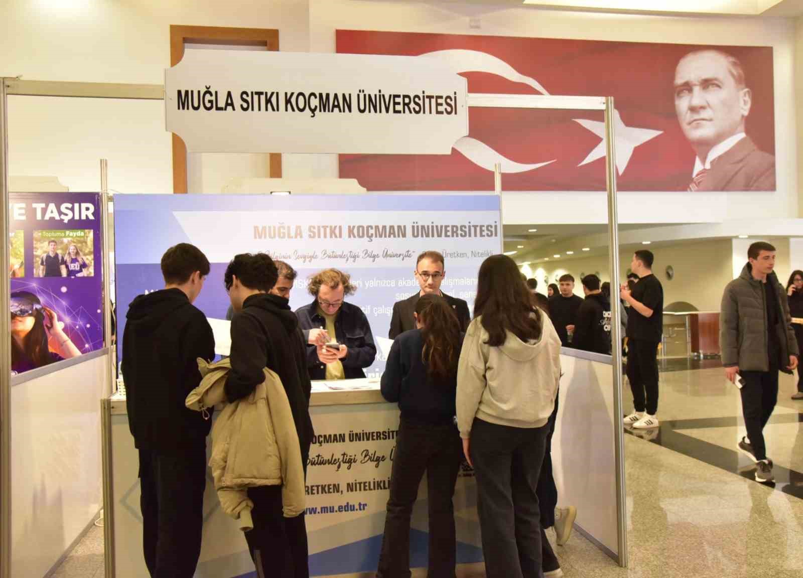MSKÜ, tercih ve tanıtım fuarında aday öğrencilerle buluştu
