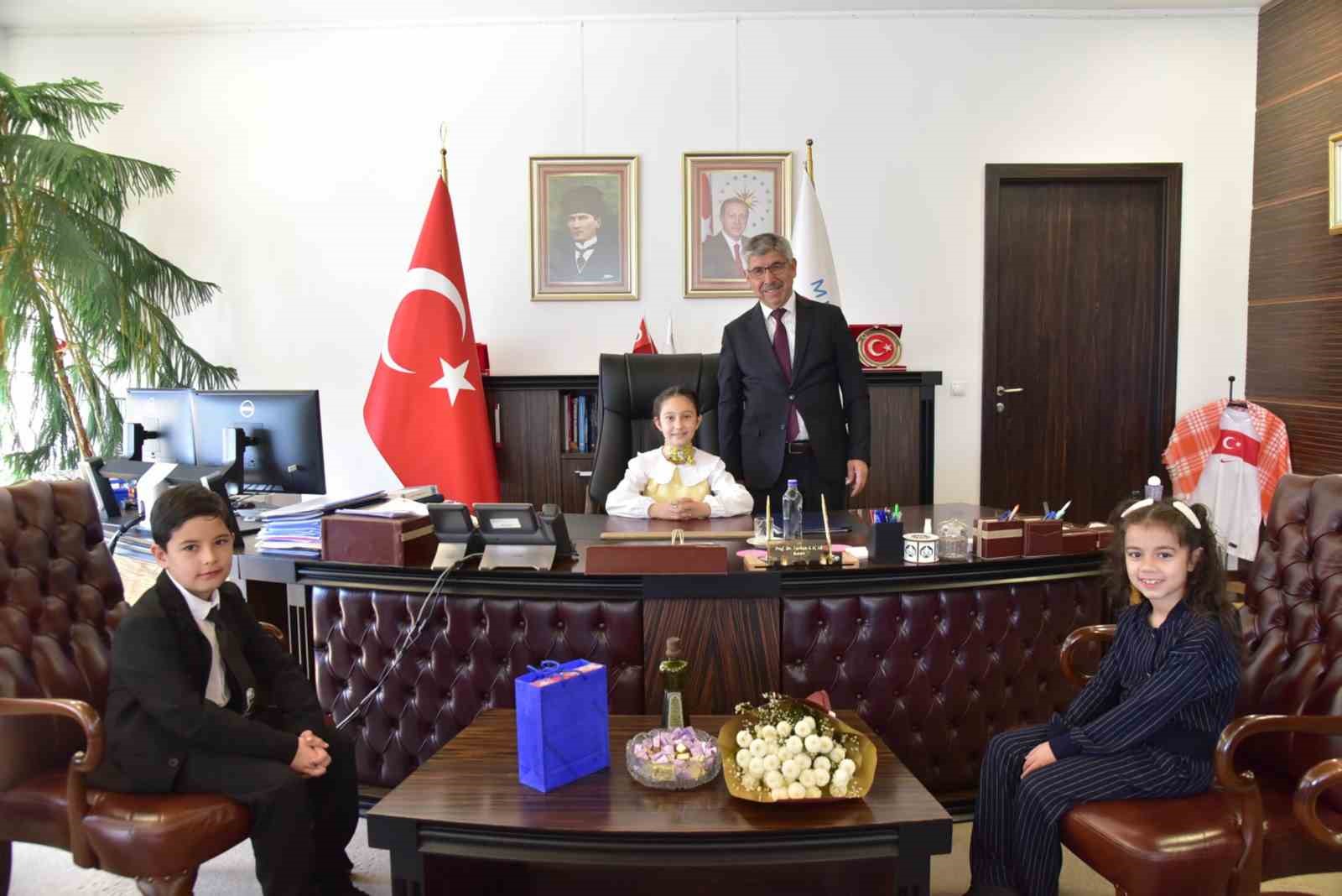 MSKÜ’de Rektörlük makamı çocuklara emanet
