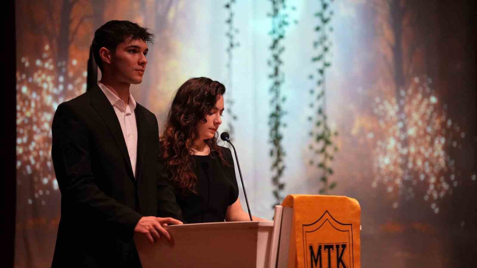 MTK Koleji’nden sanat dolu bir gece: Şiirle müziğin dansı
