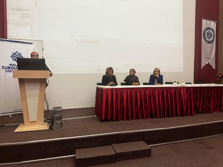 MTÜ sağlıkta yapay zeka çalıştayı düzenlendi
MTÜ sağlıkta yapay zeka çalıştayı düzenlendi