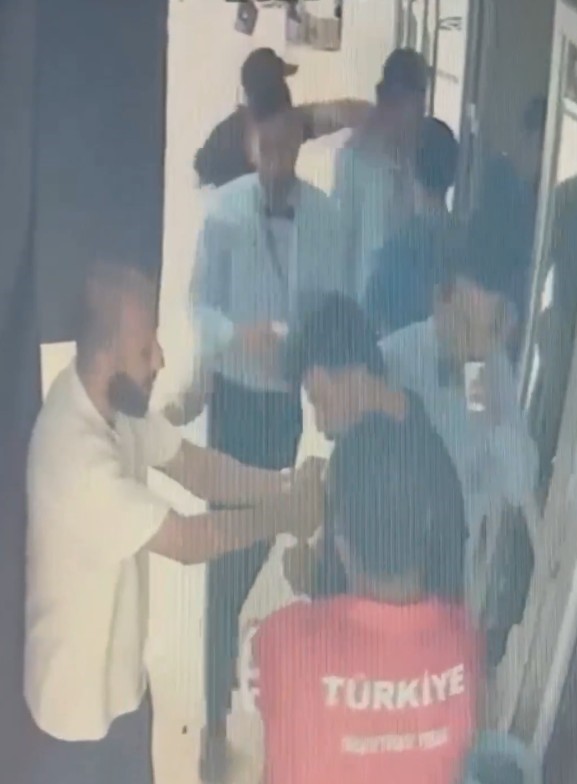 Muay Thai Federasyon Başkanı’na bıçaklı saldırı davasında karar: Tutuklu sanıklara 17 buçuk yıl hapis
