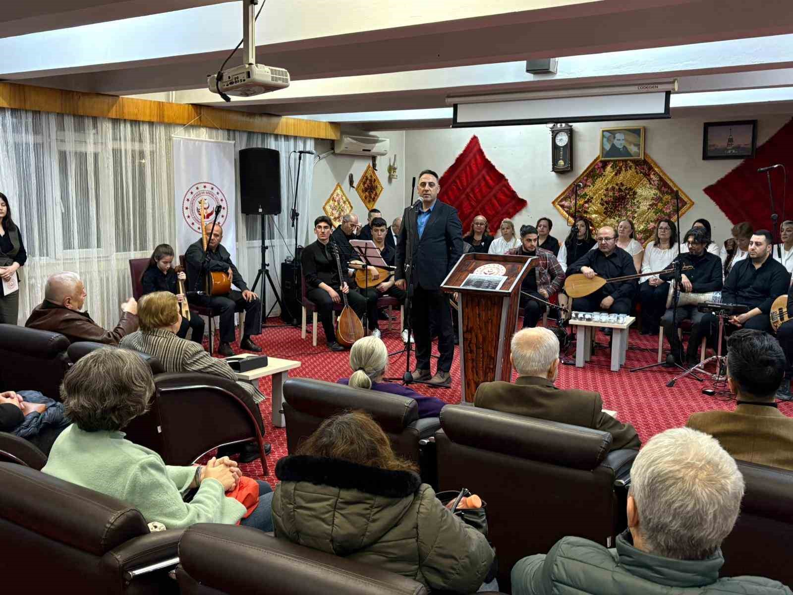 Mübadillerin yüreğine dokunan konser: Huzurevinde göçün hatırası türkülerle canlandı
