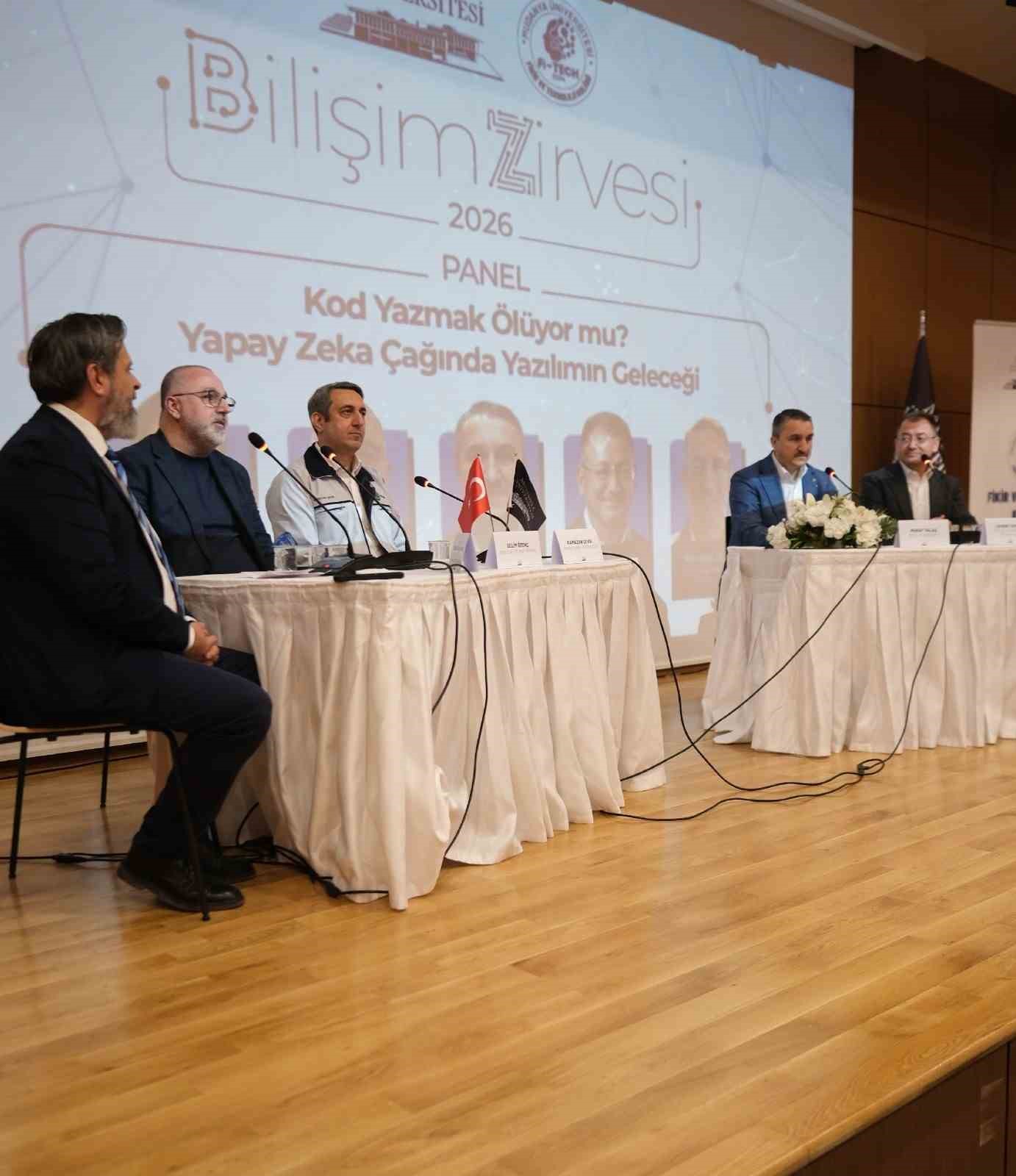 Mudanya Üniversitesi’nde gelecek konuşuldu
