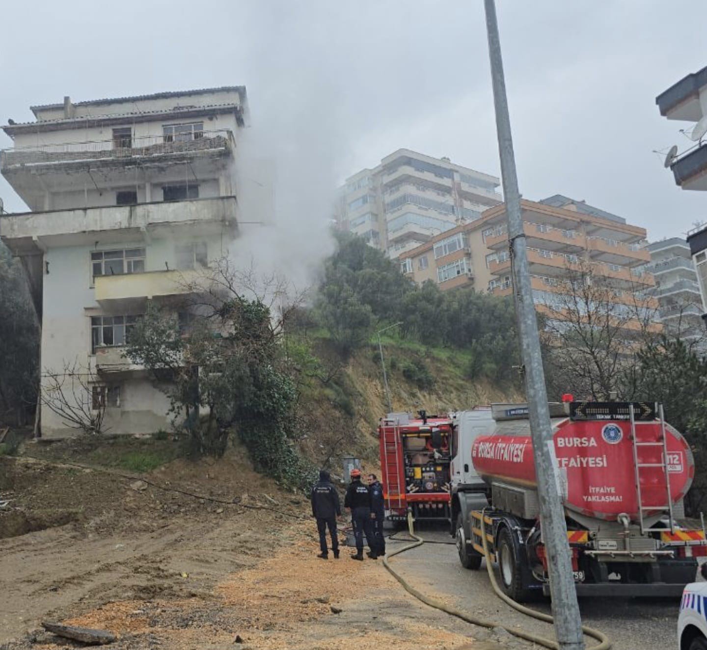 Mudanya’da apartmanda yangın paniği
