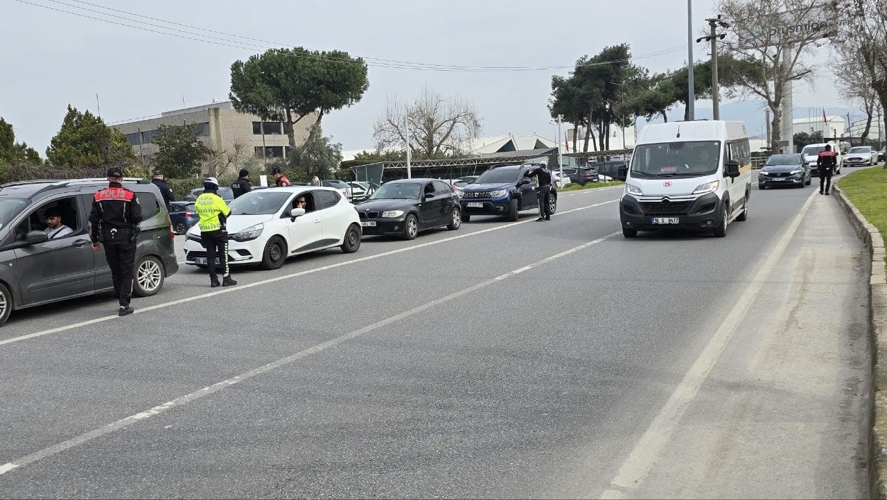 Mudanya’da polis ekipleri göz açtırmıyor
