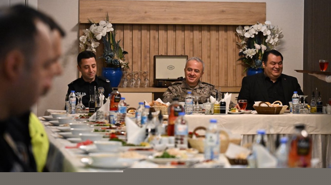 Müdür Ayata güvenlik güçleriyle iftarda buluştu
