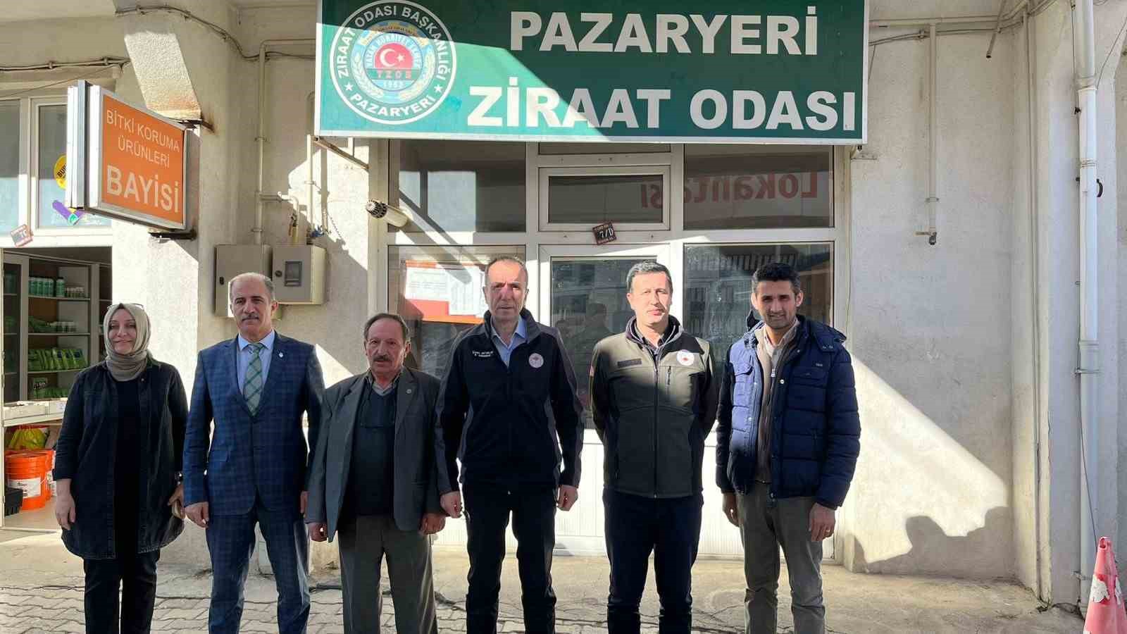 Müdür Ayvalık, üreticilerle tarım ve hayvancılığı inceledi
