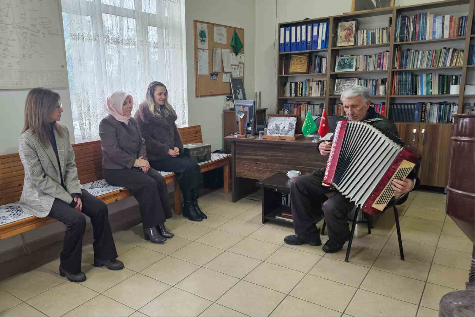 Müdürler kültür evini inceledi
