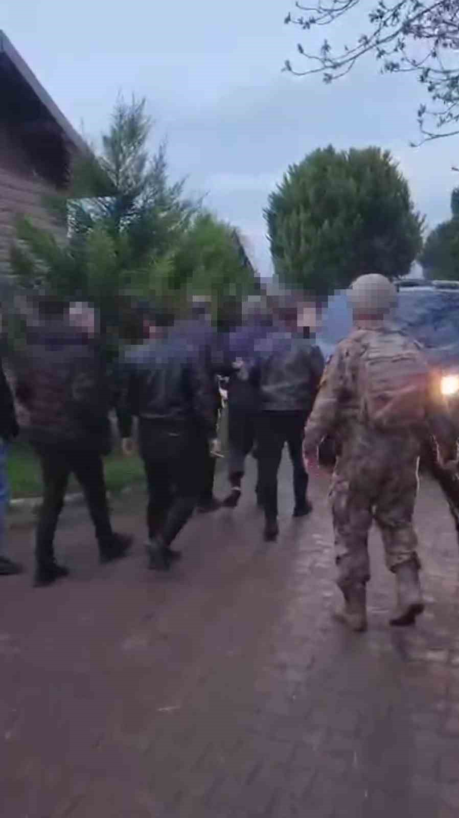 Müebbetlik firari saklandığı at çiftliğinde operasyonla yakalandı
