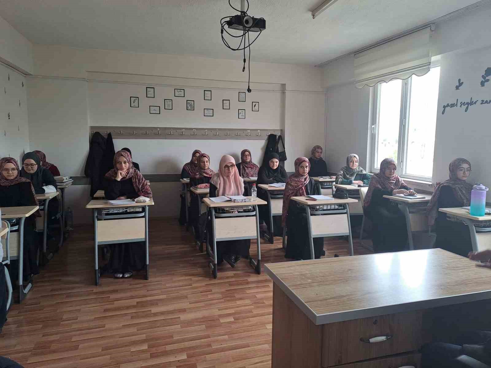 Müftü İmamoğlu: "Müslümanlar Kur’an-ı Kerim’i anlamalı ve hayatlarının merkezine almalı"
