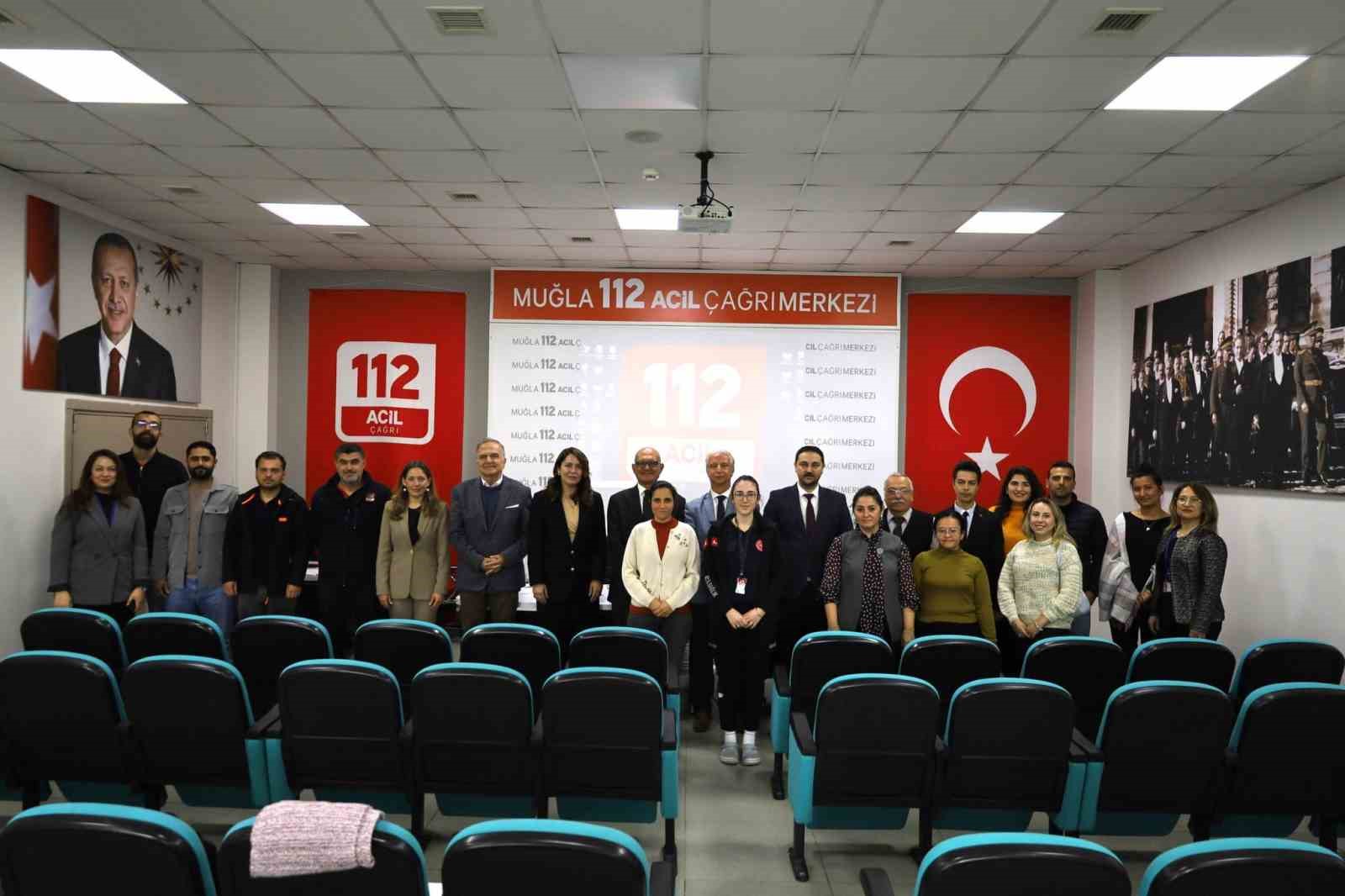 Muğla 112’de "Hukuk" ve "İletişim" seferberliği
Muğla 112’de "Hukuk" ve "İletişim" seferberliği