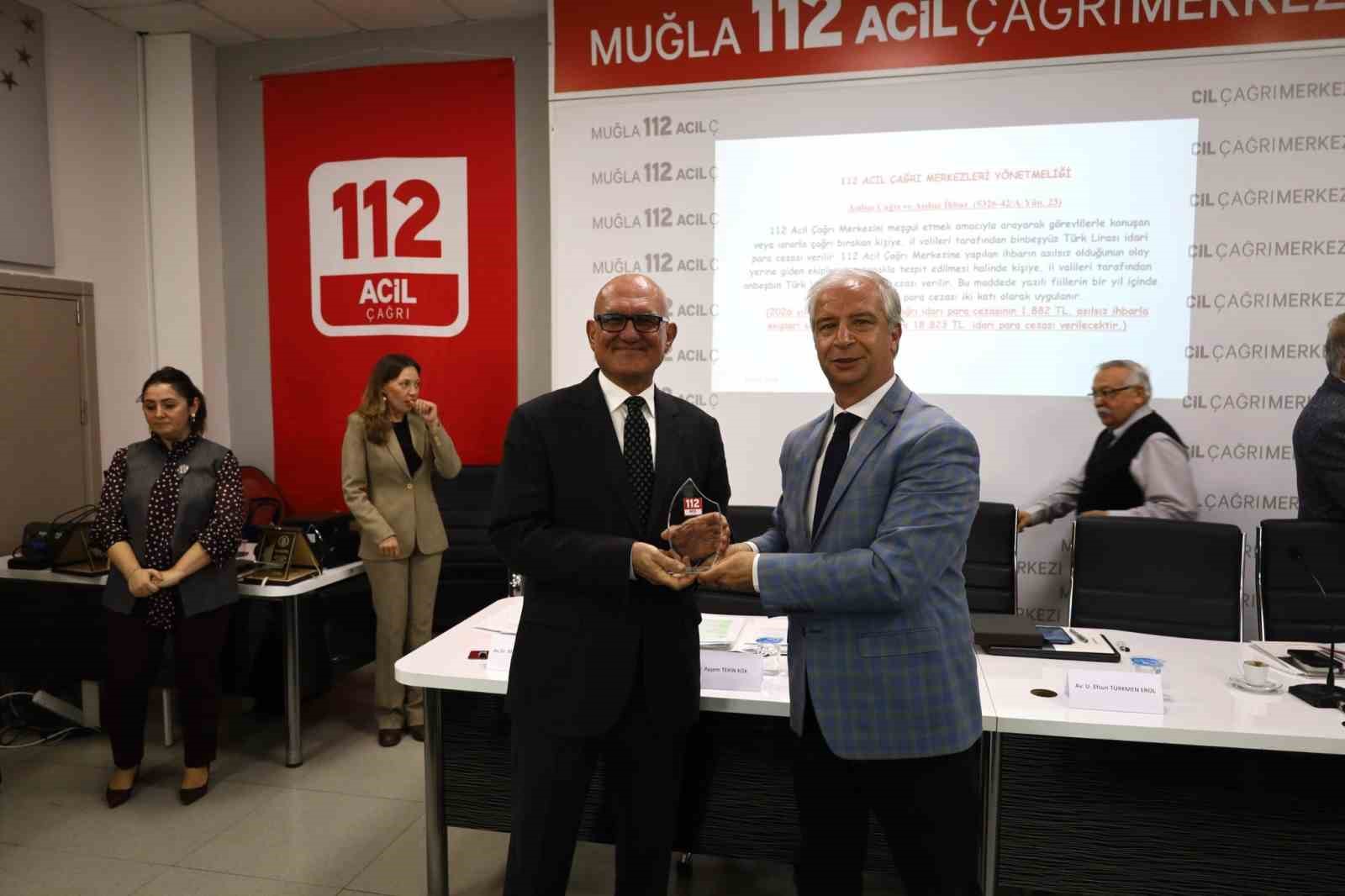 Muğla 112’de "Hukuk" ve "İletişim" seferberliği
Muğla 112’de "Hukuk" ve "İletişim" seferberliği