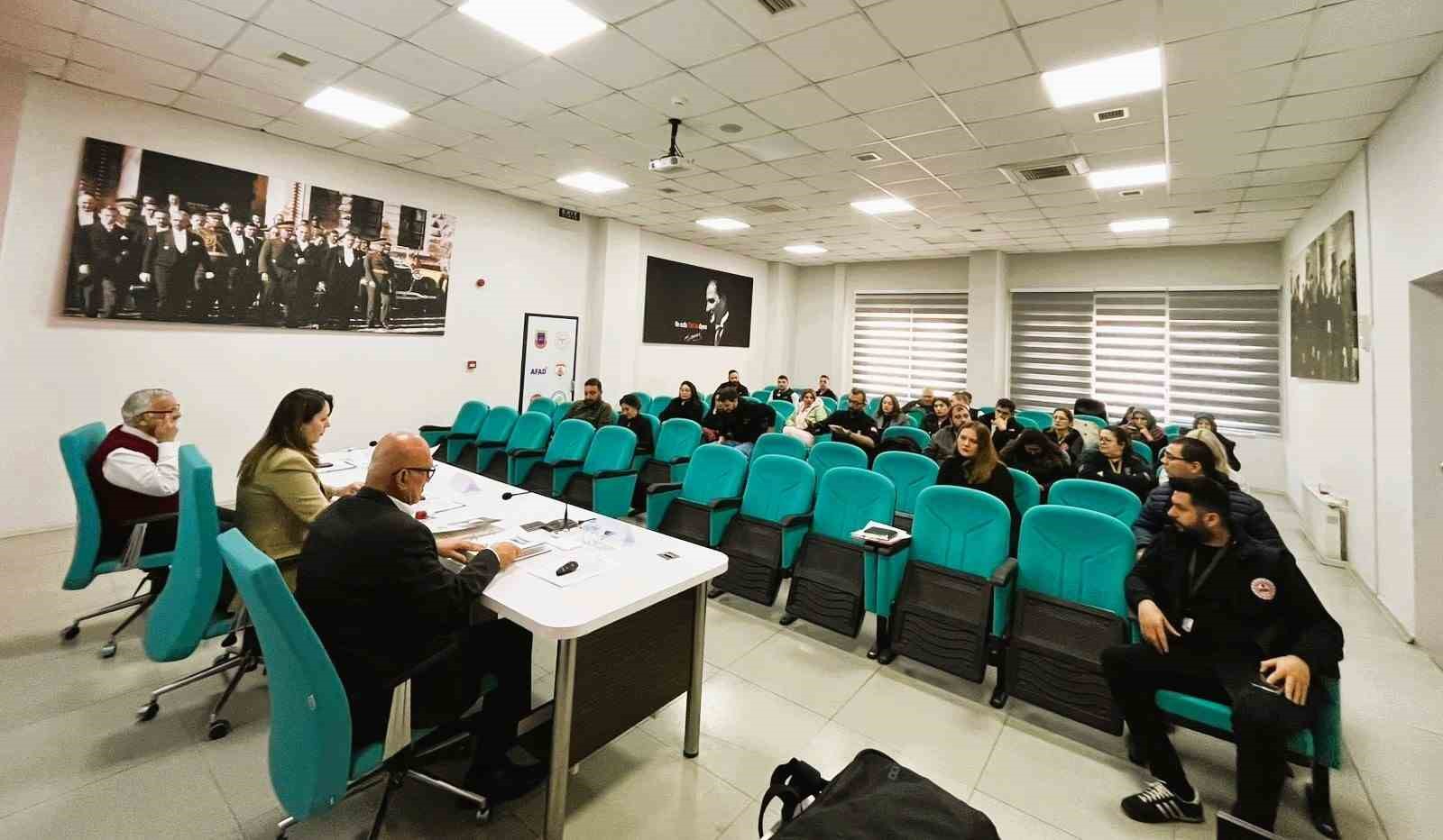 Muğla 112’de personellerine hukuk eğitimi
