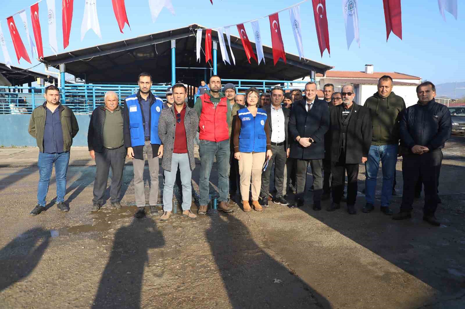 Muğla Büyükşehir Belediyesinden hayvan üreticilerine ‘Tuz Taşı’
